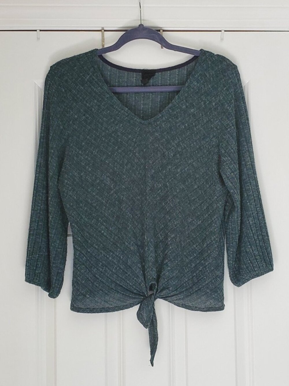 Soft and Flattering V Neck 3/4 Sleeve Lightweight Tie Waist Top in Forest Green